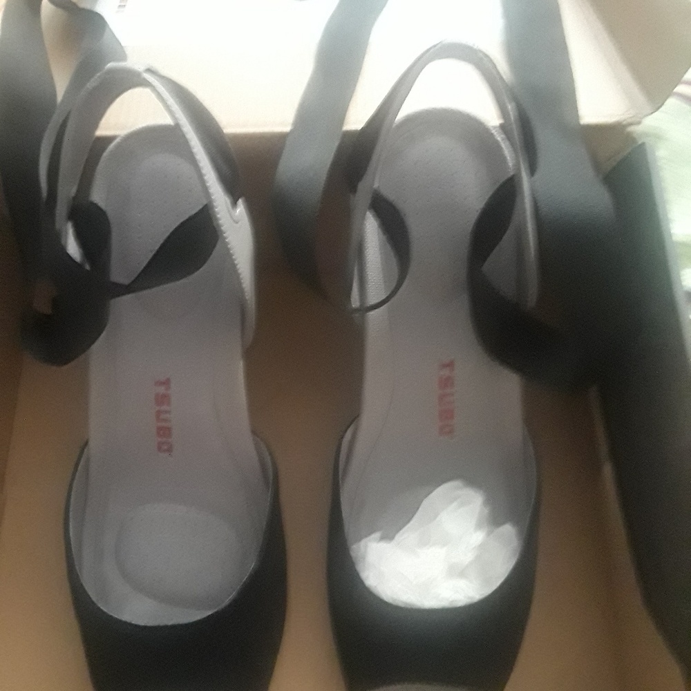 Tsubo wedges with ribbon ties sz 11